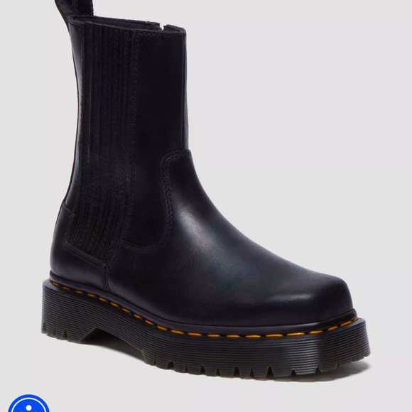 Dr. Martens Black Women's Chelsea Boots - Picture 3 of 4